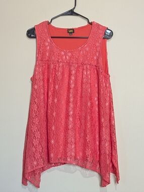 Lee 2X Coral Lace Tank Top Plus Size Sleeveless Flowy Sharkbite Hem Boho Blouse